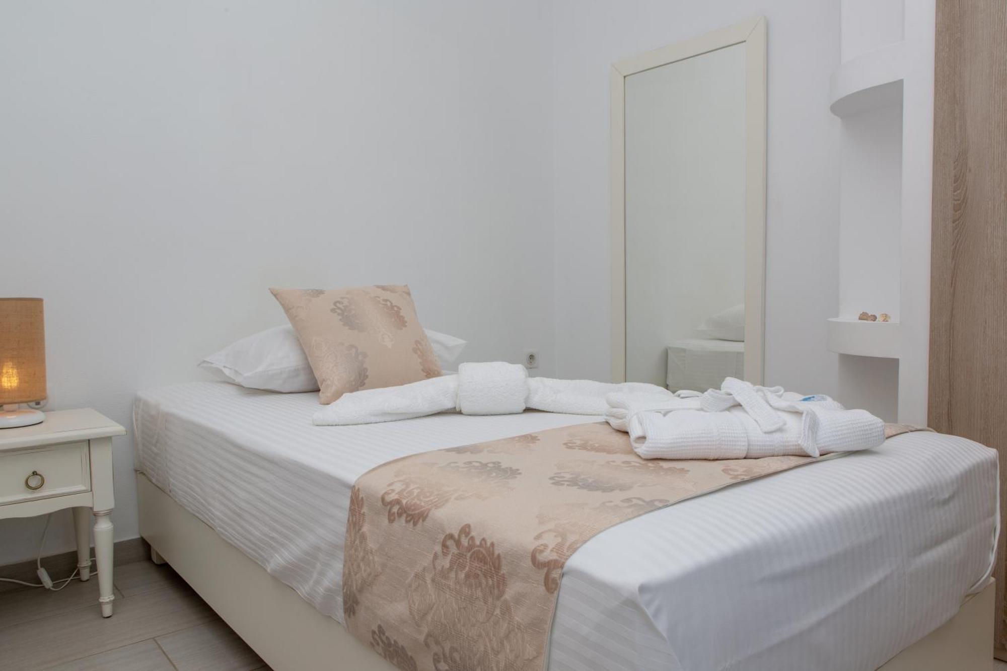 Sun And Moon Villas Pirgaki  Phòng bức ảnh